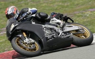 Aprilia RSV4 road bike.jpg