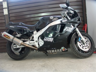 FZR 1000.JPG