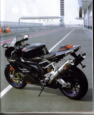 aprilia rsv factory 1000R (823 x 1008).jpg